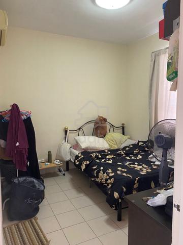 Non-Sharing Master Female room 1