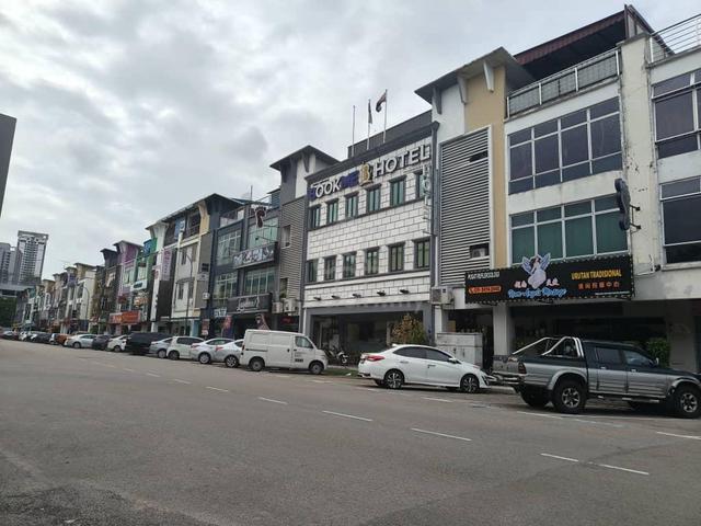 Nusa Bestari Shop For Rent Ground floor 1