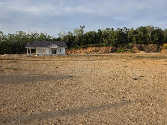 Tanah Lot Dekat Bandar Baru Tanah Merah 1
