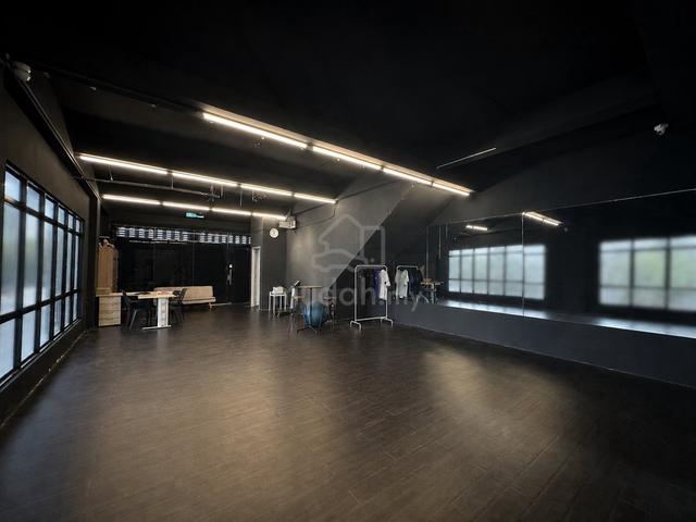 Ground Floor, End Lot . Cyber 10 @ Masreca 19 Commercial Shop 1