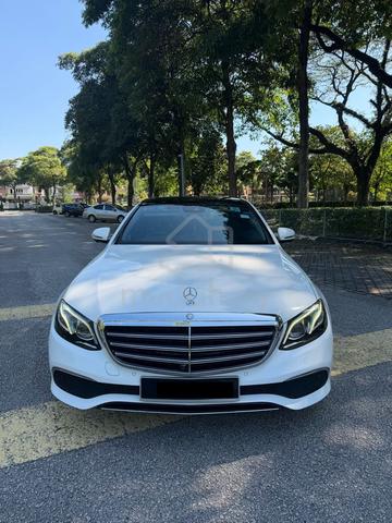 2017 Mercedes Benz E250 EXCLUSIVE LOW MILLEAGE! - 5