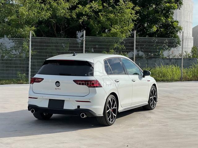 PROMO Volkswagen GOLF GTI MK8 2.0T HUD 19"RIMS - 2