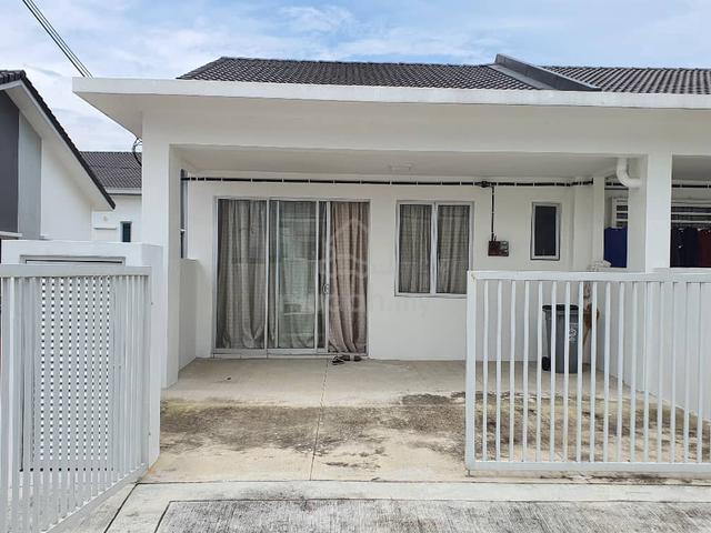 (End lot )Tiara Sendayan New Single Storey House Labu for RENT 1