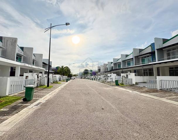 Stunning unit in Setia Eco Cascadia! Fully renovated and furnished! 1