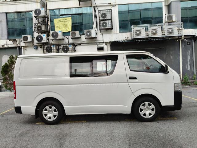 2017 Toyota HIACE 2.5 (M) Semi Panel Van - 4