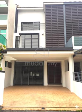 2.5 Storey Terrace Zarra Bandar Puteri 6 Puchong 💥FACING OPEN LAND 💥 1