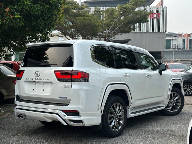 BLACK SEAT PETROL 2023 Toyota LANDCRUISER 3.5 ZX - 2