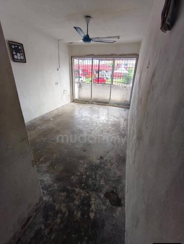 flat house 4th Floor 1