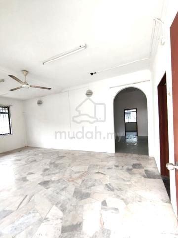 (HUGE LAND 5845 sqt, SINGLE STOREY BUNGALOW) Taman Markisah 1
