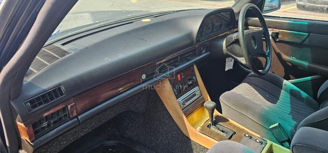 1984 Mercedes Benz 280SE 2.7 (A) - 4