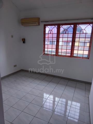 Unfurnished Double Storey House Sri Petaling 2 Bedrooms 2 Bathrooms 1