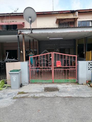 Rumah Teres Taman Merlimau Baru 1