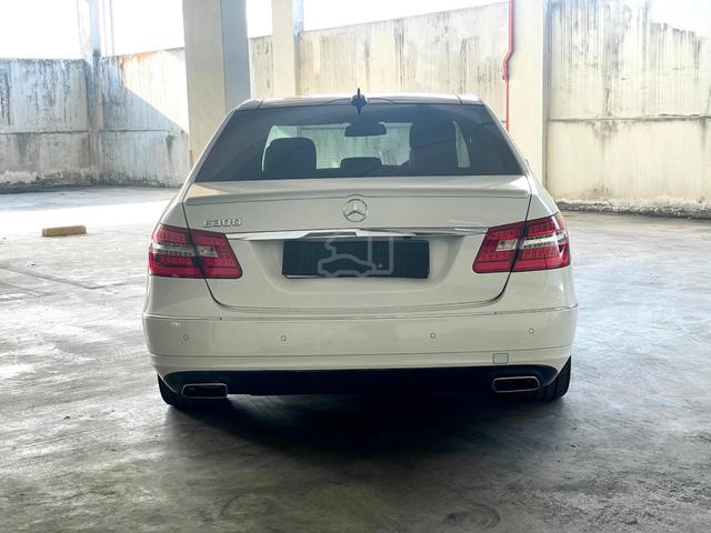 2011 Mercedes Benz E300 AVANTGARDE (CKD) 3.0 (A) - 4
