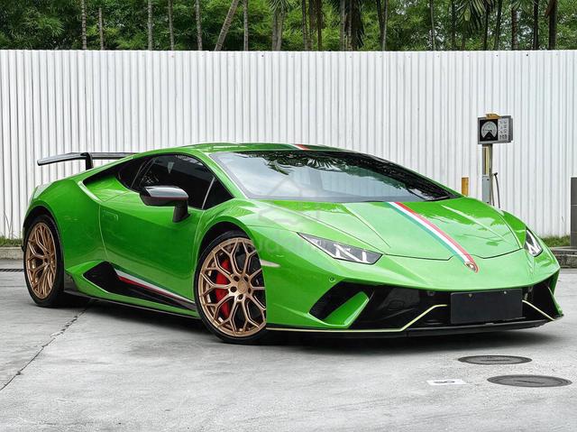2015 Lamborghini Huracan LP610-4 MANY EXTRAS - 1