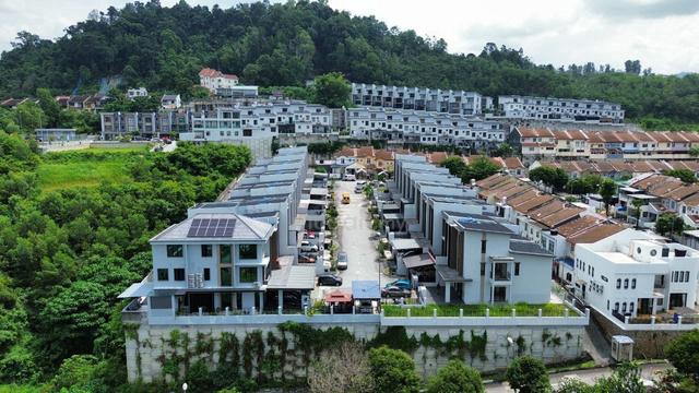 3-Storey Corner - Ukay Bistari, Ampang - 3,250 sqft land | Bumi Lot 1