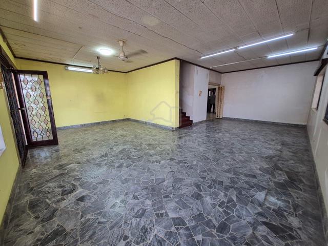 GREENLANE Island Park Jalan Mas 2sty semiD 5100sf facing big field 1
