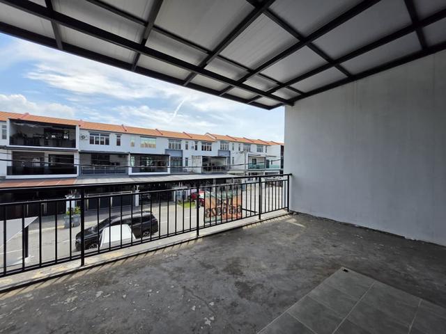 Taman Pulai Mutiara 2.5-Storey Terrace House For Sales 1