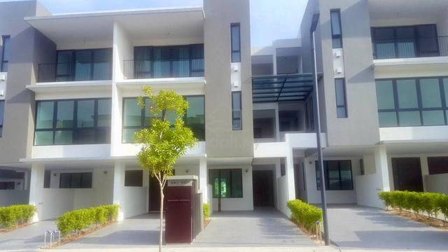Premier garden town villas Townhouse Cahaya SPK Seksyen U9 Shah Alam 1