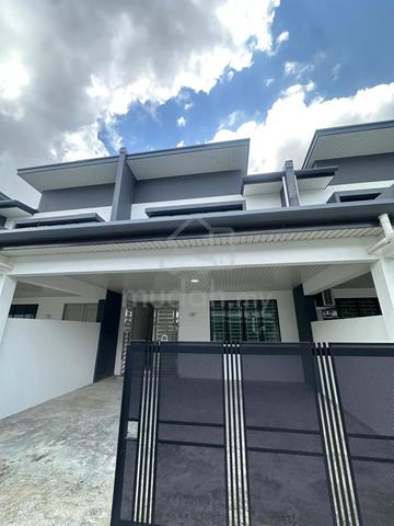 Rental revised  🏢Pines Square 66 Light Industrial show room for rent 1