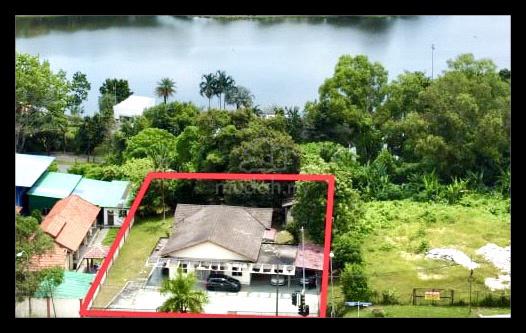 HUGE LANDđĽNEAR LAKE BUNGALOW 1 Storey Desa Tasik 1