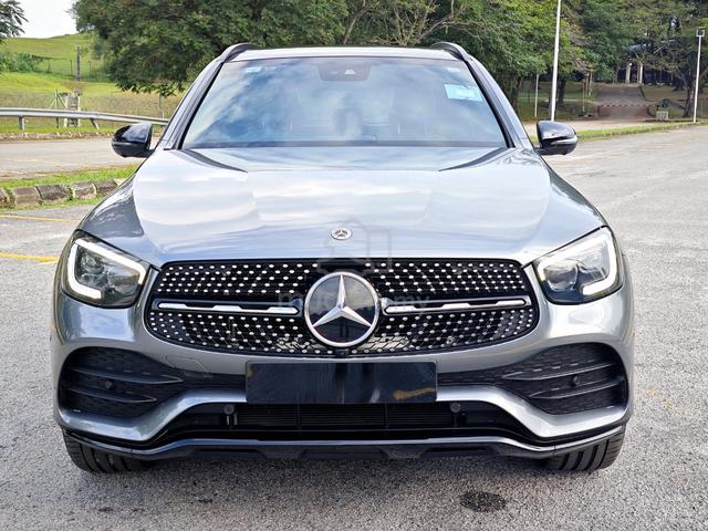 Mercedes Benz GLC300 2.0 AMG LOW MILEAGE 31K KM - 4