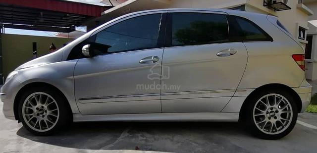 Mercedes Benz B200 2.0 (A) TURBO - 2