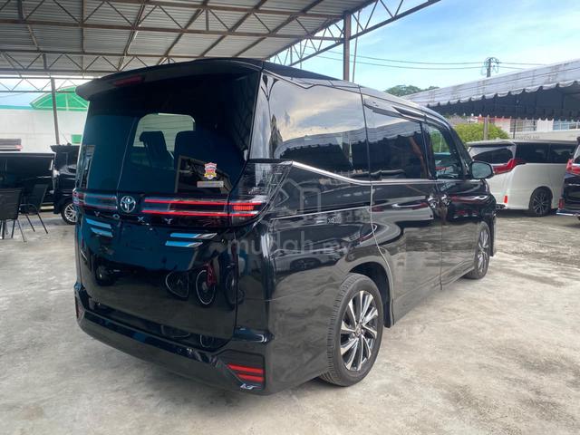 2023 Toyota VOXY 2.0 S-Z (A) - 3