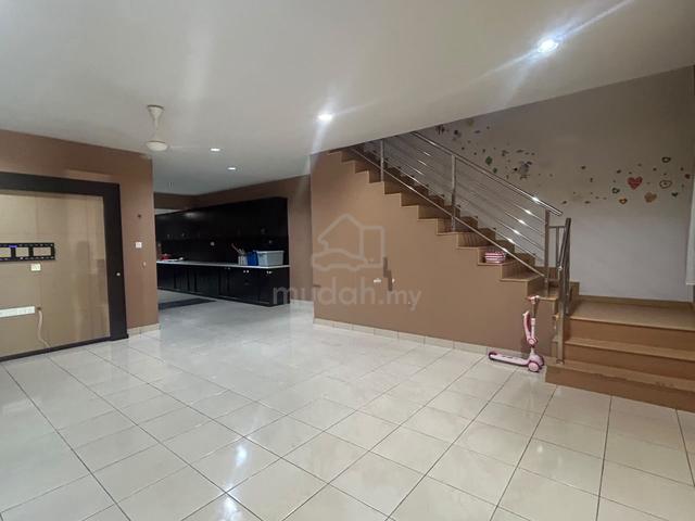 Taman Mahkota Bundusan / 2 Storey End Corner / Renovated / Penampang 1
