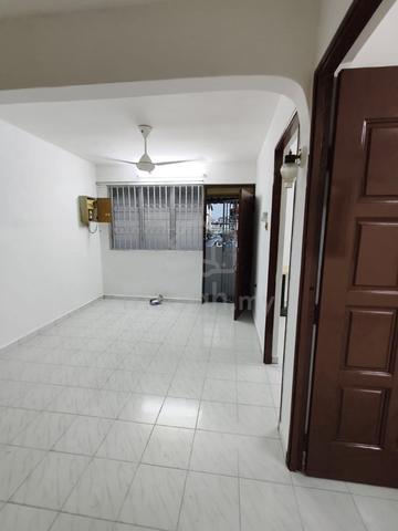 Flat Taman Ungku Tun Aminah 1