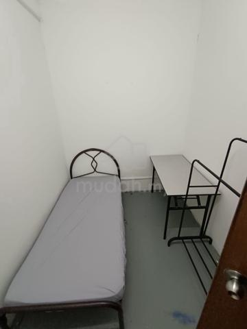 Affordable PJ Room | Easy Access Around Uptown 1