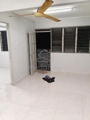Flat Taman Ungku Tun Aminah 1