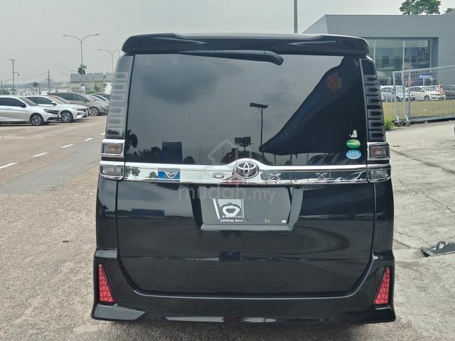2019 Toyota VOXY 2.0 ZS KIRAMEKI II (A) - 4