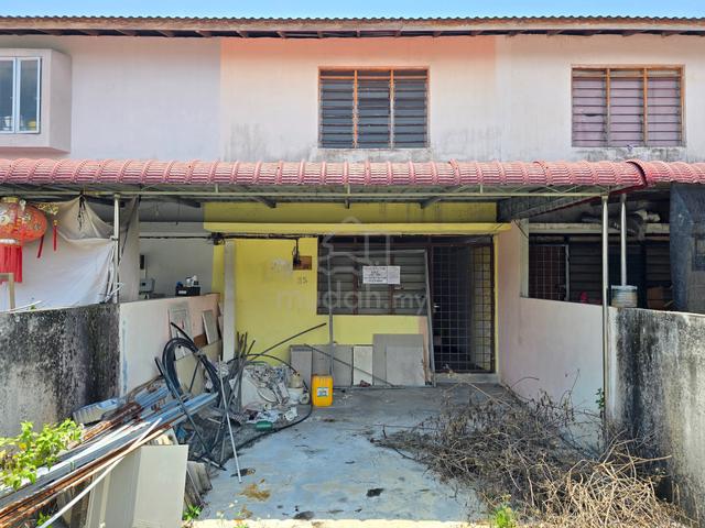Low Cost Double Storey House At Bandar Lahat Baru, Lahat, Perak. 1