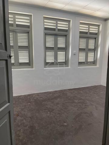 Double Storey Terrace at Jalan York 1