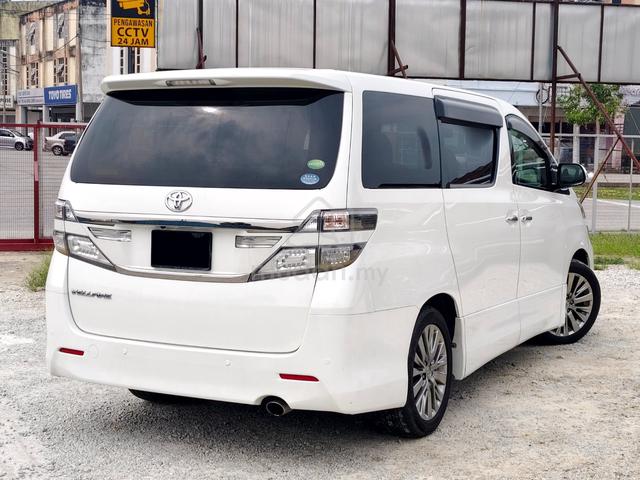 2013 Toyota Vellfire 2.4 Golden Eye 5-Years Wrrnty - 2