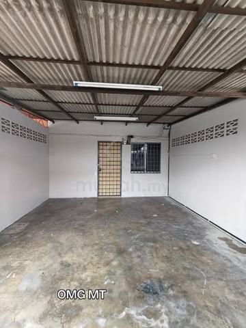 LOW COST NEWLY TOUCH UP Tmn Sentosa Dato Dagang 2 Storey House 15x70 1