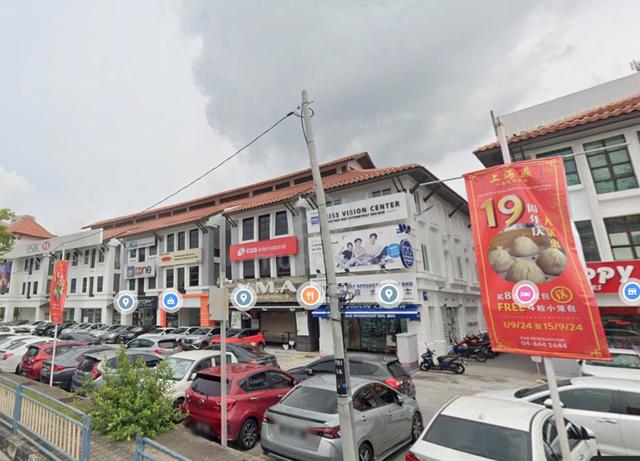 Bayan Bay Ground Floor Shophouse 1400sq.ft, Queensbay Mall 1