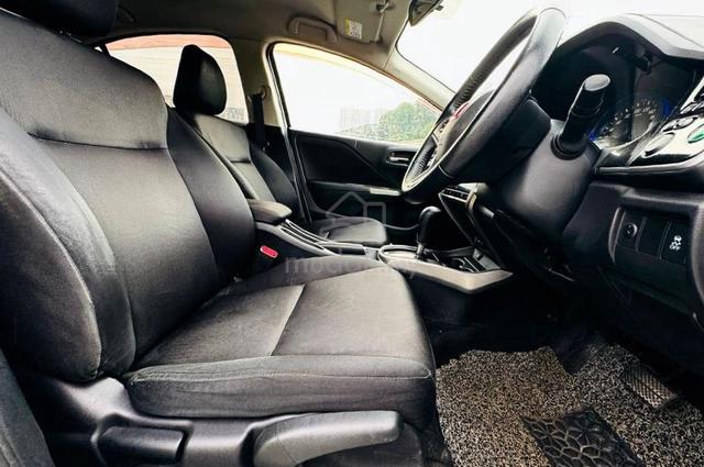 -2015-Honda CITY 1.5 V-Spec (A) P/Start - 4