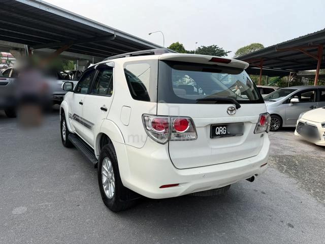 2012 Toyota FORTUNER Diesel G 2.5 (A) FACELIFT - 3