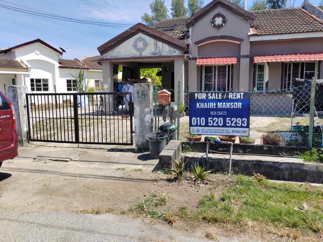 End Lot Single Storey Semi D Cluster, Jalan Murai Pantai Sepang Putra 1