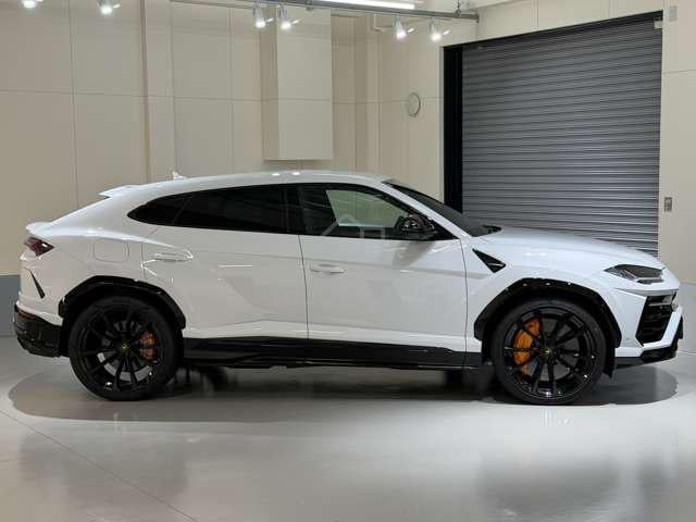 2022 Lamborghini URUS 4.0 (A) - 3