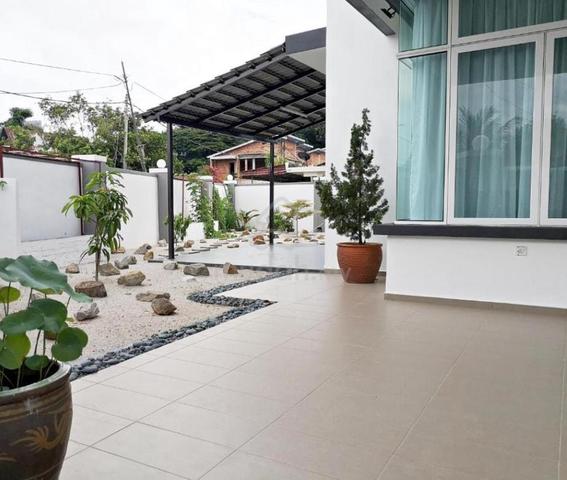 【FREEHOLD】Corner 3 Storey Semi D 6 Rooms near Ujong Pasir Melaka Sale 1