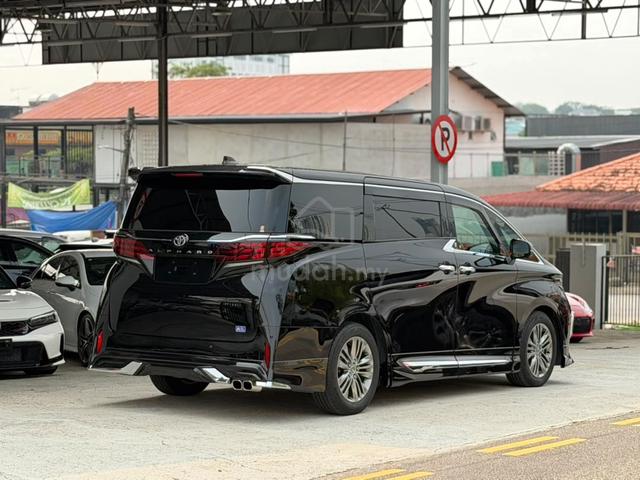 2025 Toyota ALPHARD 2.5 Z 2PD 7SEATER 4CAM 14K KM - 2