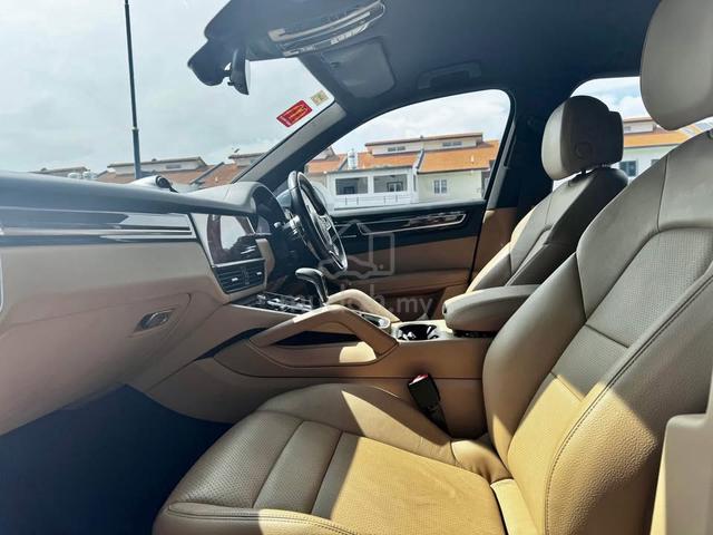 2018 Porsche CAYENNE 3.0 BASE (A) - 5