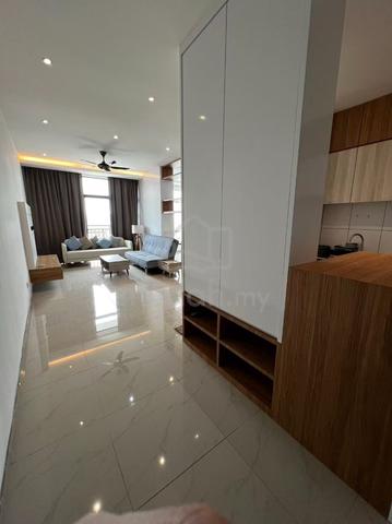 Molek Regency 1