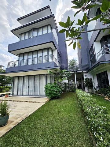 Alarmed Door House for RENT at Putrajaya 1