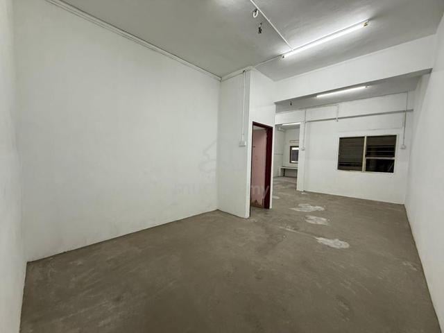 Taman Mutiara Jalan Tembikai Near Bank All New Painted Office For Rent 1