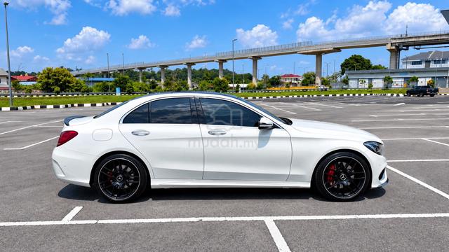 2016 Mercedes Benz C-CLASS 2.0 300 AMG LINE (CKD) - 2
