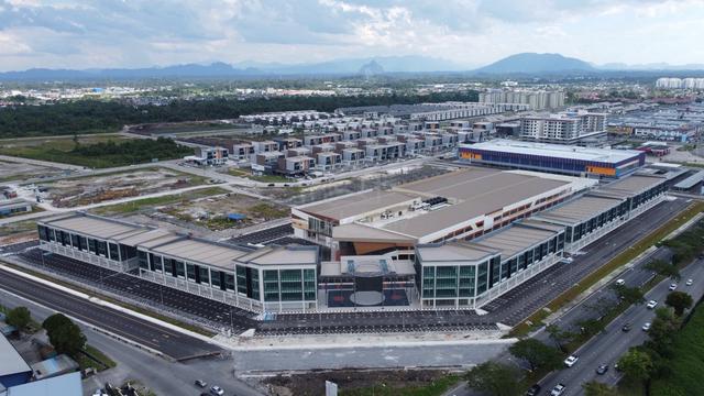 3 Storey Shop Lot at Pines Square Parade, MJC Batu Kawa 1