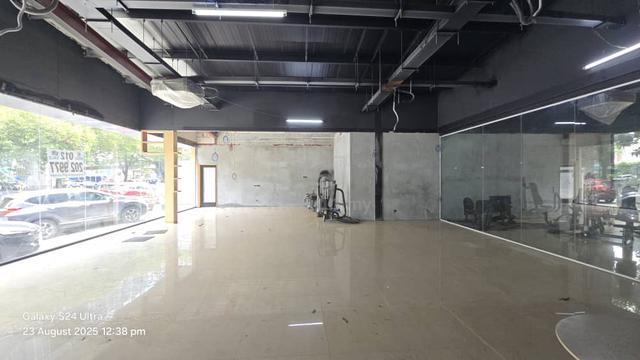 Showroom Jalan Amapng Beside Highway (Q5510) 1